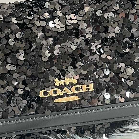 💰SOLD - CP188 - Coach Flap Clutch Crossbody - Picture 2 of 14